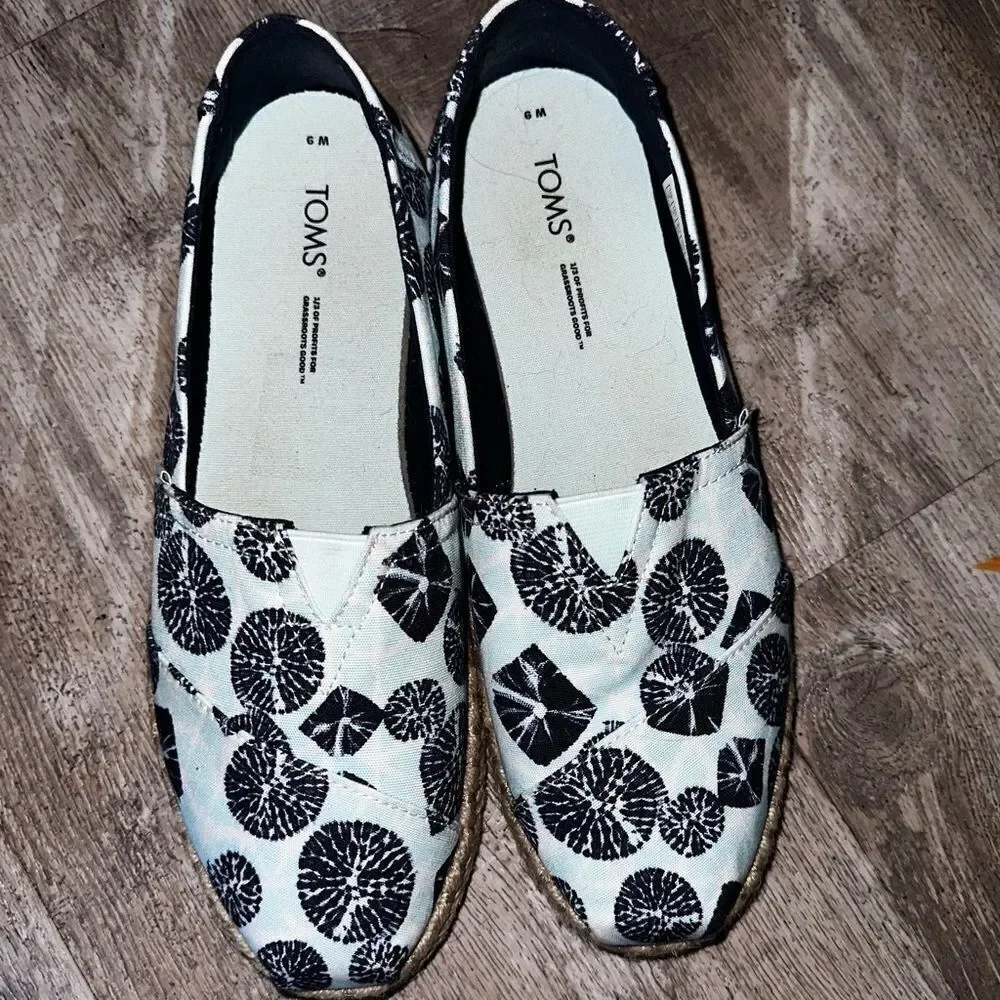TOMS Alpargata Rope Slip-On sz 9 EUC no wear